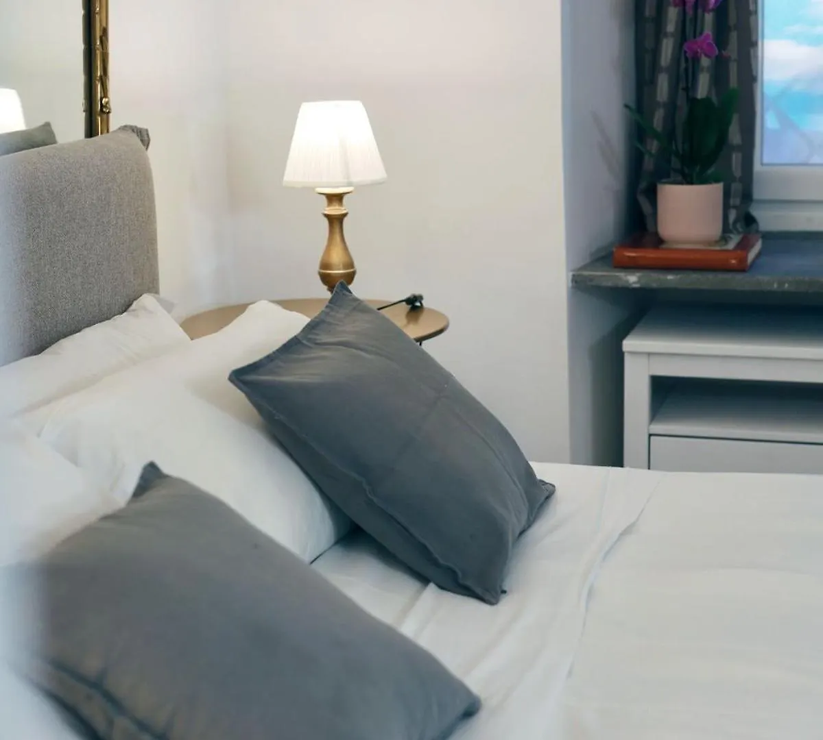 Spacious & Quiet Miracle In Trastevere Rzym