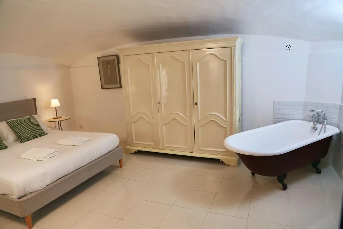 Spacious & Quiet Miracle In Trastevere Roma