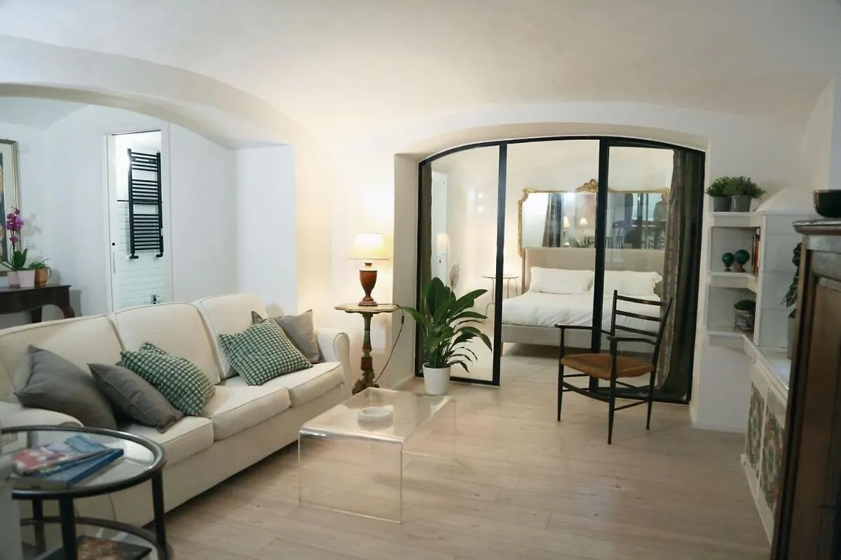 Apartment Spacious & Quiet Miracle In Trastevere Rome